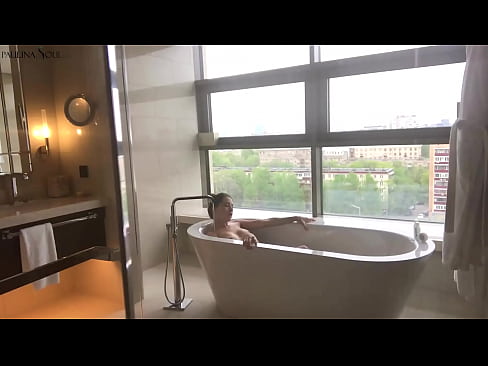 ❤️ Obrovská kočka vášnivě si honí kundu v koupelně ❤️ Porno video u nás cs.sexvideogif.ru ❤